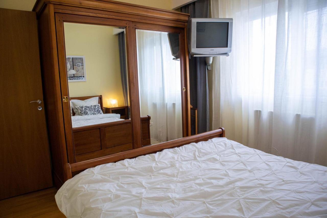 Oak Apartment - Piata Victoriei Bukarest Exteriör bild